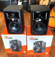 Click for large photo of JBL 305P MKII