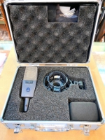 Click for large photo of AKG C414 XLS