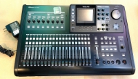Click for large photo of Tascam DP32SD