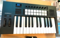 Click for large photo of Novation Launchkey 37 MKIV