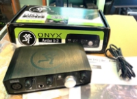 Click for large photo of Mackie Onyx Artist 1-2