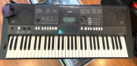 Click for large photo of Yamaha PSR-E423